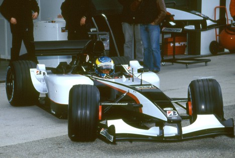 Den nye Minardi PS04B, som er en evolution af sidste års PS03 fik den første test af Baumgartner på Misano, Italien
(Foto: Peter Farkas / European Minardi)